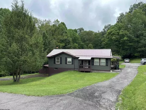47 Cauldwell Dr, Buckhannon, WV 26201