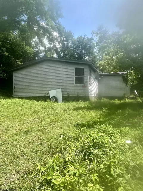 1775 River Rd, Morgantown, WV 26501