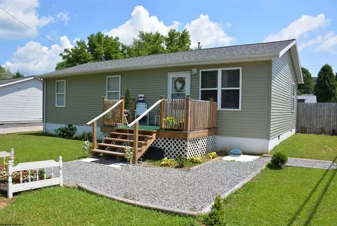 1726 Old Mill Rd, Weston, WV 26452