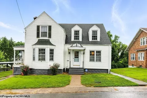 158 Columbia St, West Union, WV 26456
