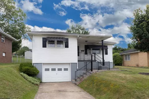 640 Pennsylvania Ave, Bridgeport, WV 26330