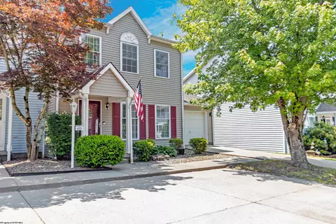 4009 Pinehurst Dr, Morgantown, WV 26508