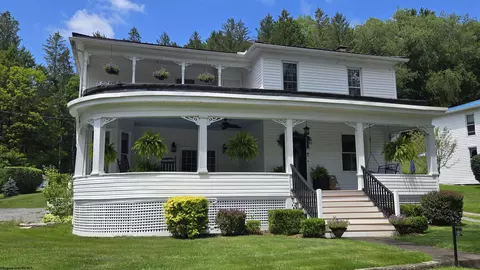 52 Cherry Hill Rd, Philippi, WV 26416