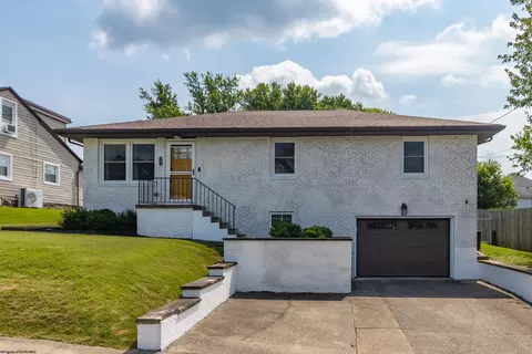 208 Pennsylvania Ave, Bridgeport, WV 26330