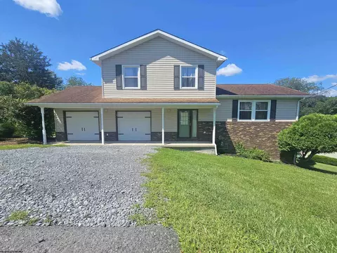 24 Penrose St, White Hall, WV 26554
