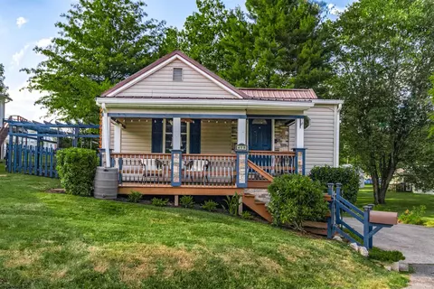 418 Cherry St, Bridgeport, WV 26330