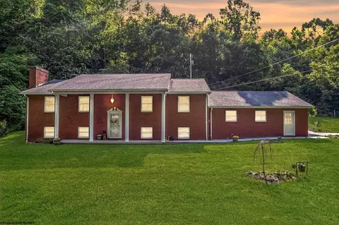 6090 Fairmont Rd, Rivesville, WV 26588