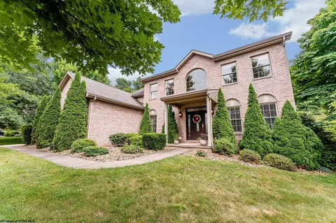 1044 Cross Creek Dr, Uniontown, PA 15401