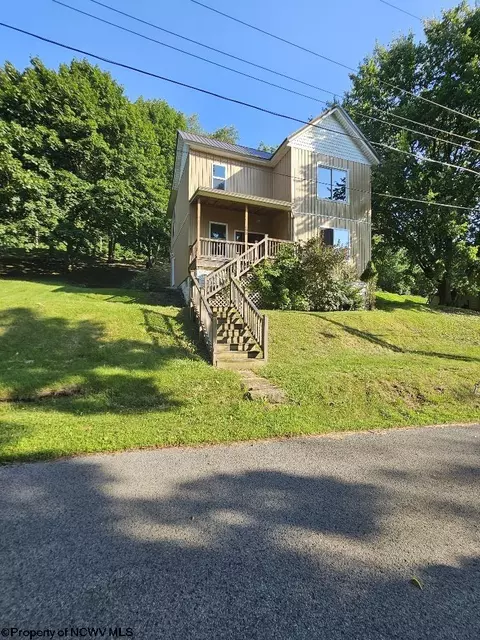 498 Gay St, Grafton, WV 26354