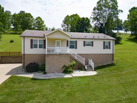 186 Robin Ln, Mount Clare, WV 26408