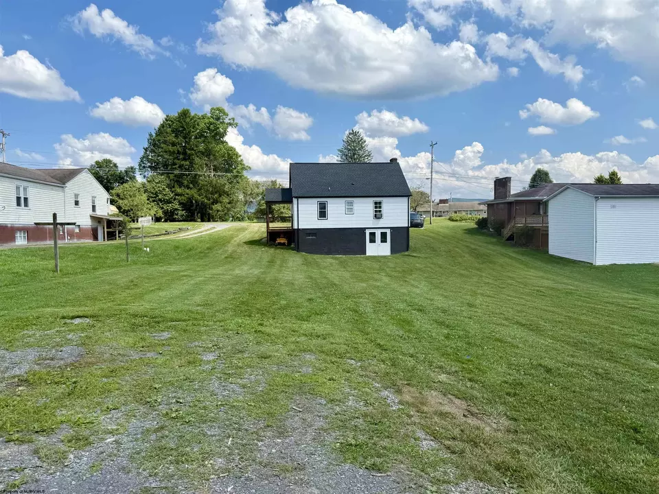 Exterior - 117 Miller Rd, Kingwood, WV 26537 photo 9 of 16