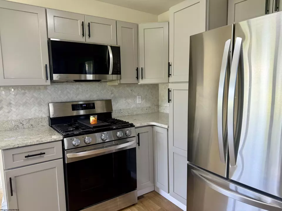 Kitchen - 117 Miller Rd, Kingwood, WV 26537 photo 2 of 4