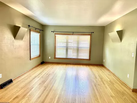 89 Hall St, Philippi, WV 26416 photo 12