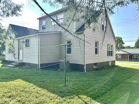 89 Hall St, Philippi, WV 26416 photo 5