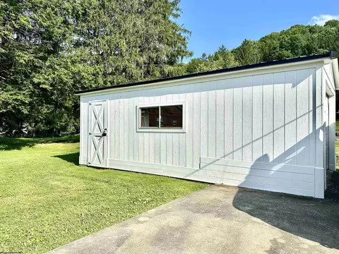 89 Hall St, Philippi, WV 26416 photo 8