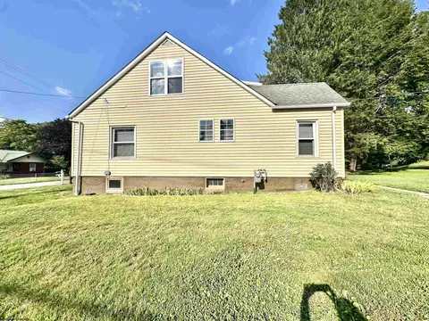 89 Hall St, Philippi, WV 26416 photo 6