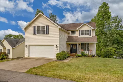 195 Woodside Ln, Bridgeport, WV 26330