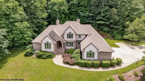 3951 Eastlake Dr, Morgantown, WV 26508