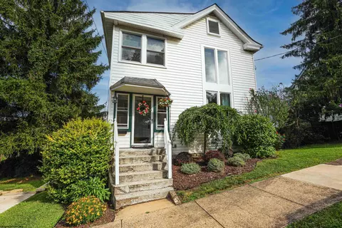 521 Center St, Morgantown, WV 26505