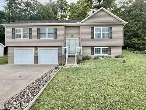 81 Valley Forge Cir, Fairmont, WV 26554