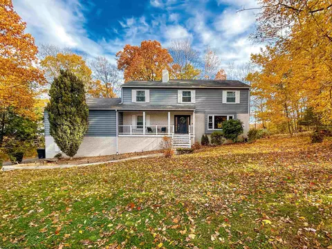 41 Chardonnay Dr, Morgantown, WV 26508