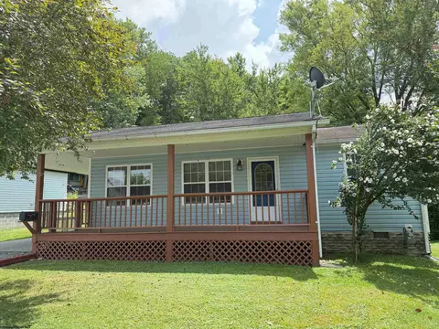 106 St Johns St, Parsons, WV 26287