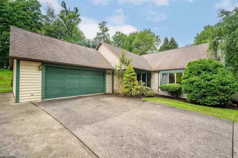 2374 Lakeside Ests, Morgantown, WV 26508