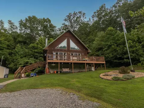 452 Kachina Rd, Clarksburg, WV 26301