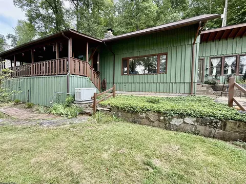 403 Valley Falls Rd, Fairmont, WV 26554