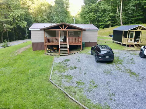 4034 Centralia Rd, Sutton, WV 26601