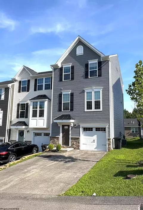 57 Hewstone Ct, Morgantown, WV 26501