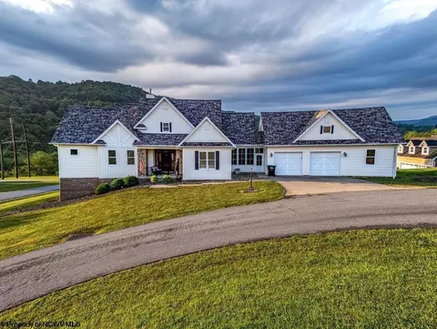 19 Blue Quill Rd, Bridgeport, WV 26330