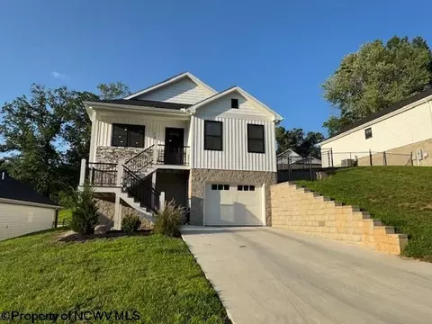 127 Terrace Mnr, Fairmont, WV 26554