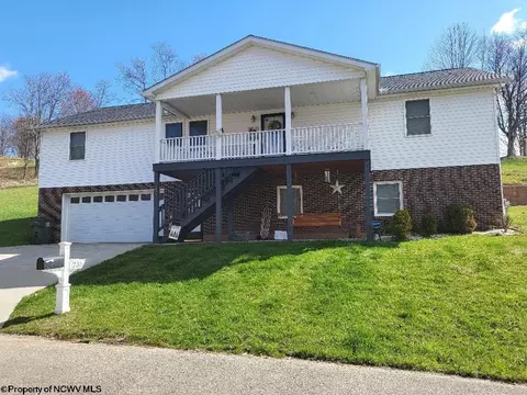 235 Doe Ln, Buckhannon, WV 26201