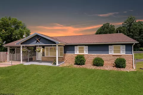 18 Ash St, Lost Creek, WV 26385