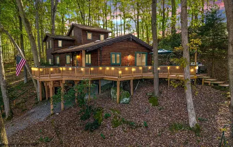 265 Paradise Cir, Morgantown, WV 26508