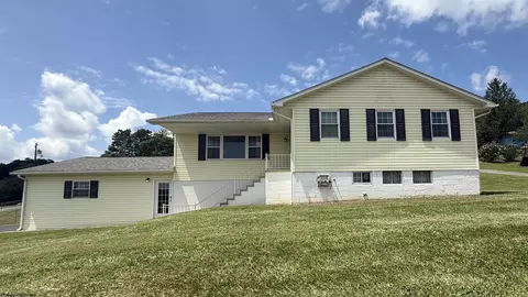 24 Betty Ave, Grafton, WV 26354