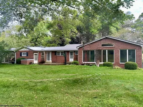 370 Smoot School Rd, Smoot, WV 24977