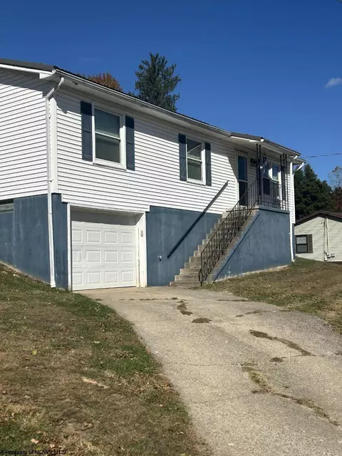 38 Upper Dr, Buckhannon, WV 26201