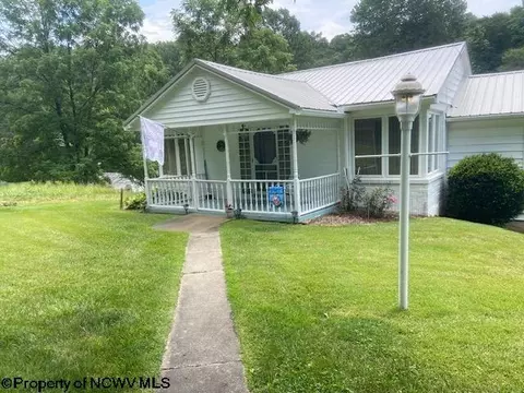 335 Old Davisson Run Rd, Clarksburg, WV 26301