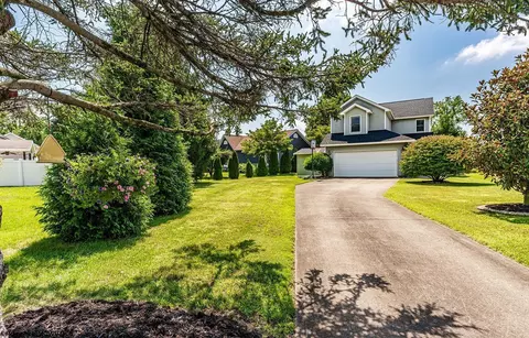 3013 Evergreen Ln, Morgantown, WV 26505