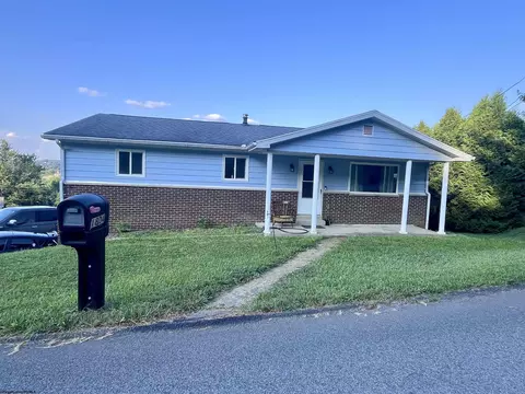 1804 Vernon Dr, Fairmont, WV 26554