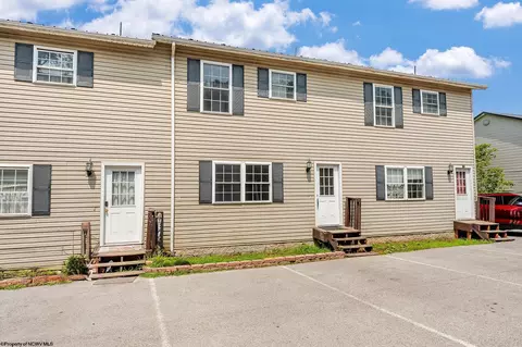 509 Vista Oaks Dr, Fairmont, WV 26554