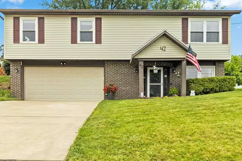 42 Estate Dr, Morgantown, WV 26508