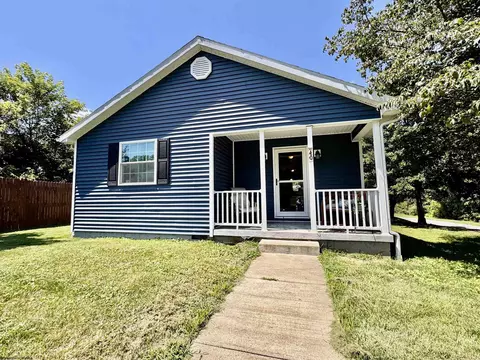 40 Canary St, Worthington, WV 26591