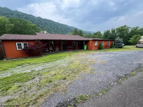 3165 Springfield Pike, Springfield, WV 26763