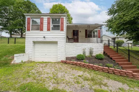 2120 Davis St, Fairmont, WV 26554