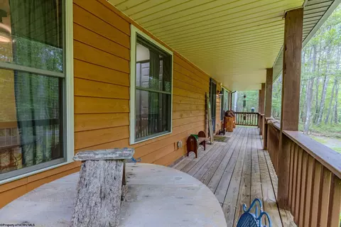 Exterior - 409 Aster Dr, Terra Alta, WV 26764 photo 3 of 13