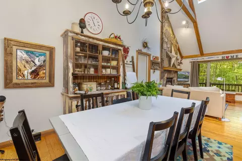 Dining - 409 Aster Dr, Terra Alta, WV 26764 photo 2 of 4