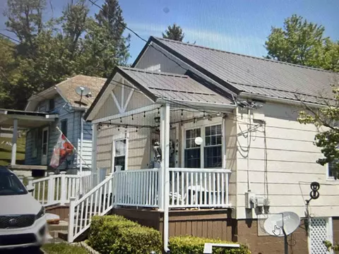 84 Allen St, Hepzibah, WV 26369